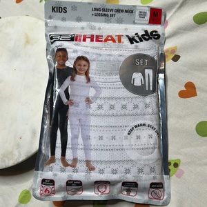 🆕32 DEGREES Kid's Heat Base Layer Set ‘frozen snowflakes’ white & grey M 8/10